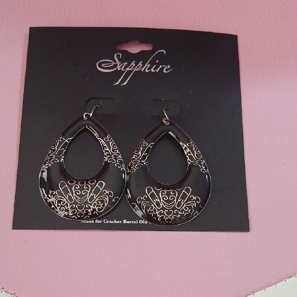 Black and Gold Teardrop Earrings - Picture 1 of 1